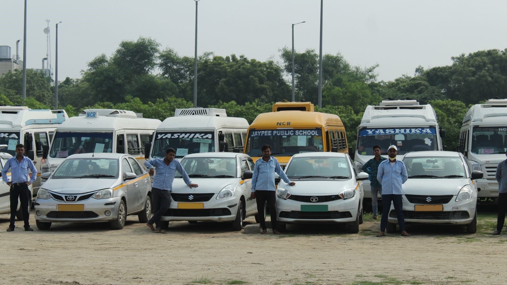 bus, taxi, tempo traveller hire in noida, greater noida and ghaziabad