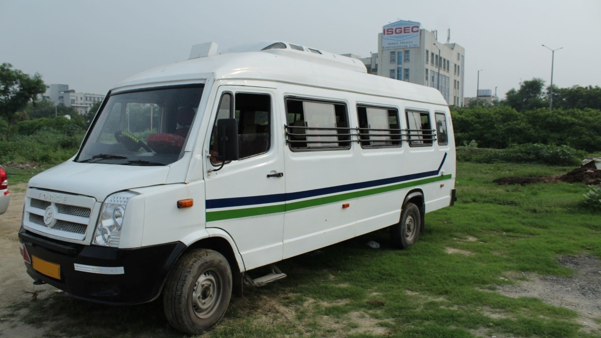 20 Seater Tempo Traveler on rent in Noida