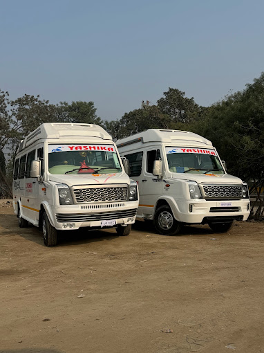 Best luxury tempo traveller in noida